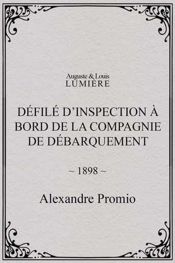Défilé d’inspection à bord de la compagnie de débarquement
