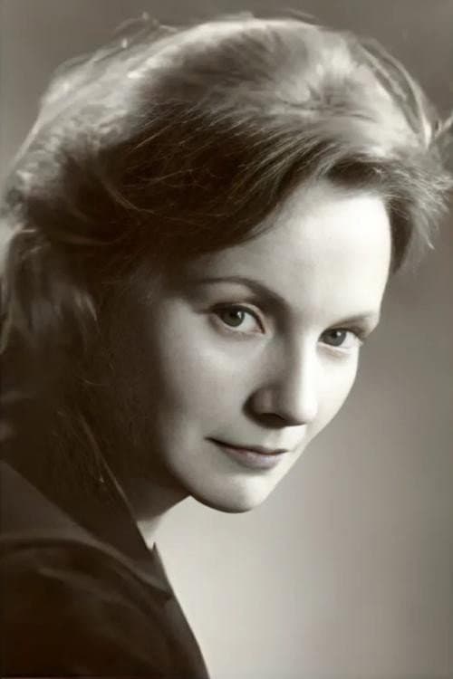 Dilys Hamlett