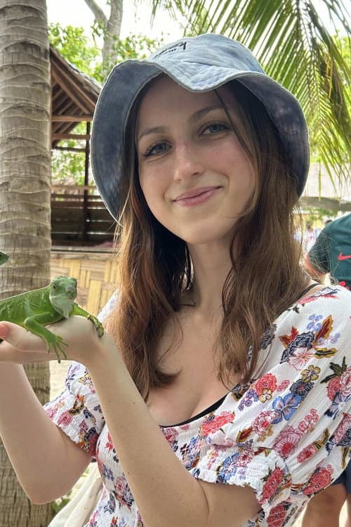 Adesina Sumkoski
